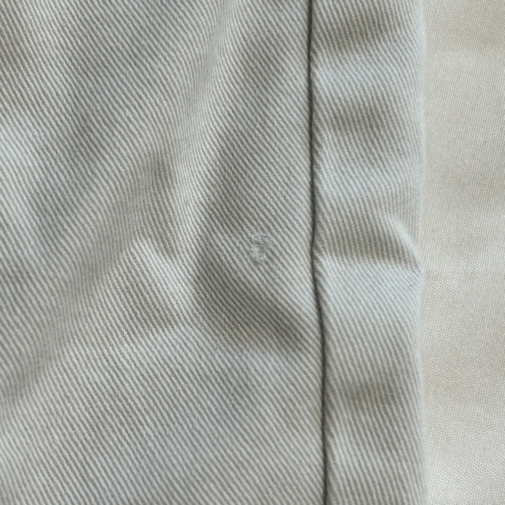 IZOD Mens Pleated Chino Shorts Stone Khaki 100% Cotton Size 36 Casual Golf - Picture 2 of 11